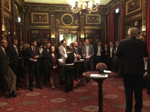 Les centraliens UK attentifs